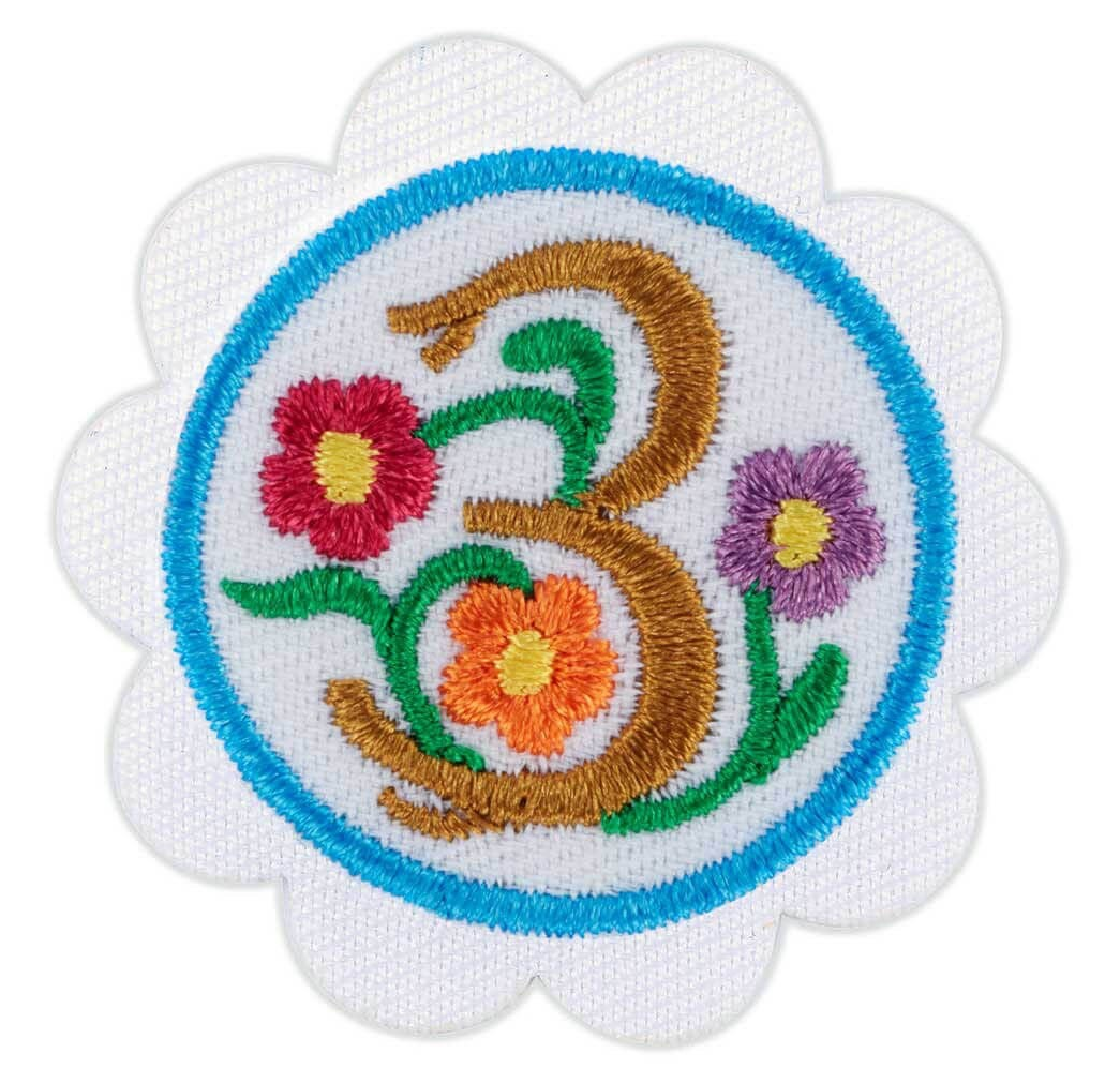 DAISY DESIGN WITH NATURE BADGE